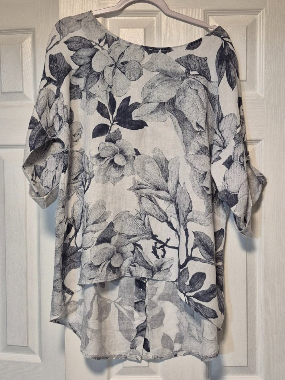 ITALIAN LINEN - Tunic Top.  - Size Small - fits LARGE